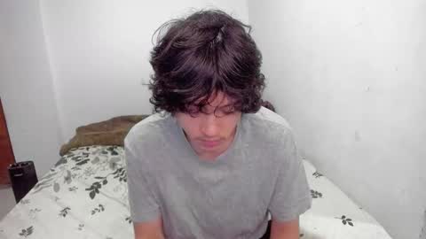 Snapshot of picaszomilos350 chatting on 12, 11, 2025 picaszomilos350 online show from 12, 11, 2025