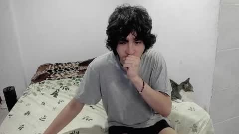 Snapshot of picaszomilos350 chatting on 16, 11, 2025 picaszomilos350 online show from 16, 11, 2025