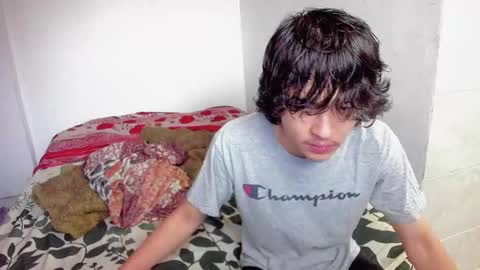 Snapshot of picaszomilos350 chatting on 3, 12, 2025 picaszomilos350 online show from 3, 12, 2025