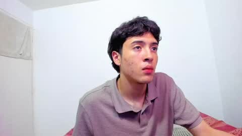 picaszomilos350 online show from 10, 4, 2026