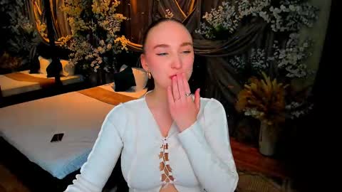 Snapshot of pieceofinspiration chatting on 4, 3, 2025 Emelie online show from 4, 3, 2025