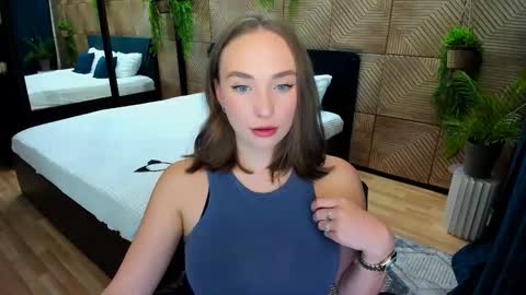 Snapshot of pieceofinspiration chatting on 14, 9, 2025 Emelie online show from 14, 9, 2025