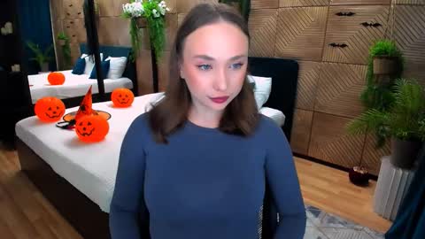 Snapshot of pieceofinspiration chatting on 3, 11, 2025 Emelie online show from 3, 11, 2025