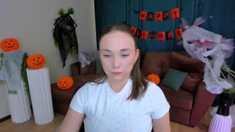 Snapshot of pieceofinspiration chatting on 5, 11, 2025 Emelie online show from 5, 11, 2025