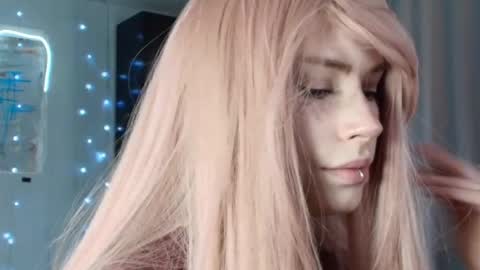 Snapshot of piera_ chatting on 5, 10, 2025 Piera online show from 5, 10, 2025