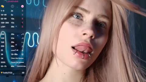 Snapshot of piera_ chatting on 8, 10, 2025 Piera online show from 8, 10, 2025