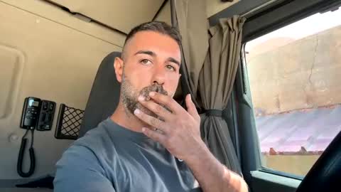 Snapshot of pierotu chatting on 22, 9, 2025 pierotu online show from 22, 9, 2025