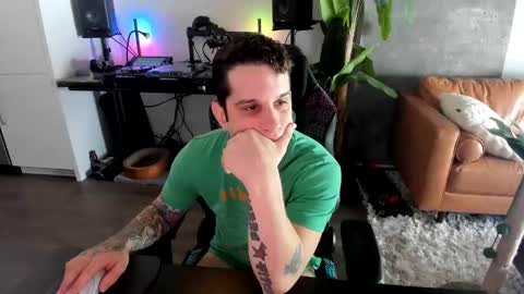 Snapshot of pierrefitch chatting on 1, 3, 2025 Pierre Fitch online show from 1, 3, 2025