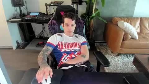 Snapshot of pierrefitch chatting on 4, 3, 2025 Pierre Fitch online show from 4, 3, 2025
