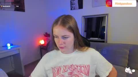 Snapshot of piinkpandora chatting on 6, 10, 2025 PiinkPandora online show from 6, 10, 2025