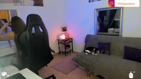 PiinkPandora online show from 5, 4, 2026