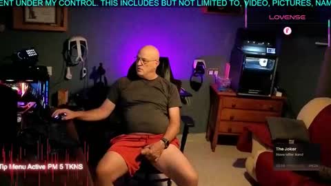 Snapshot of pilot_dave_69 chatting on 3, 10, 2025 Dave online show from 3, 10, 2025