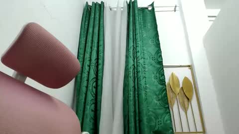 Snapshot of pinay_pearl chatting on 22, 11, 2025 Pearly online show from 22, 11, 2025