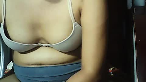 Snapshot of pinayhairyflower chatting on 8, 7, 2026 Nica online show from 8, 7, 2026