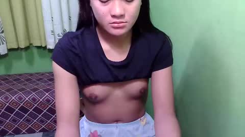 pinaymorena_rhowe online show from 11, 1, 2025