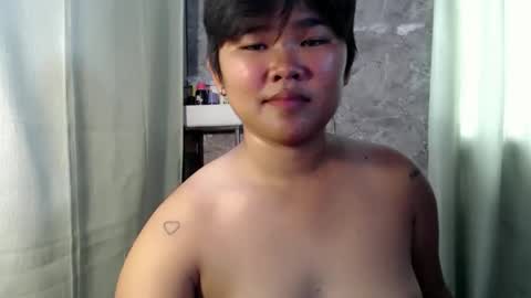 Snapshot of pinayprincesslyn chatting on 29, 5, 2026 Lyn the Lesbian online show from 29, 5, 2026