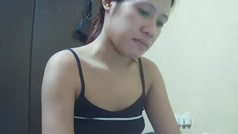 pinaysweet_couple online show from 13, 1, 2026