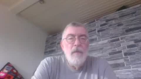 Snapshot of pinholder chatting on 13, 10, 2025 Michael online show from 13, 10, 2025