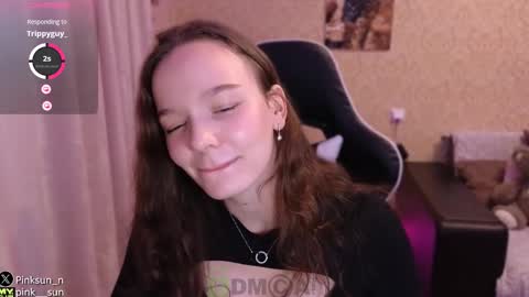 Snapshot of pink__sun chatting on 1, 3, 2025 Stephanie online show from 1, 3, 2025