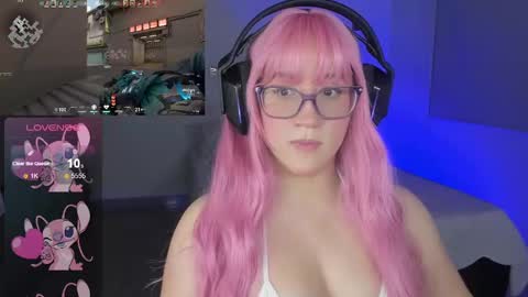 Snapshot of pink_angell chatting on 16, 1, 2025 Emilly Santis online show from 16, 1, 2025