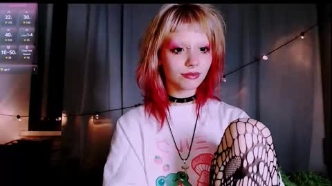 pink_k1tty online show from 15, 10, 2025