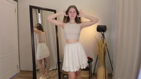 Snapshot of pink_muse chatting on 24, 9, 2025 Muse online show from 24, 9, 2025