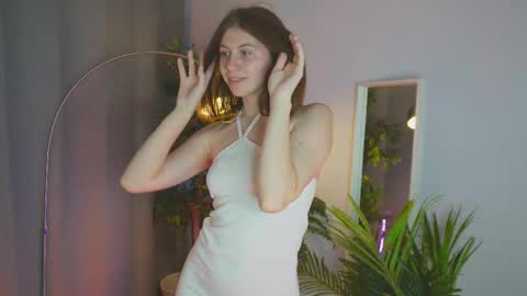 Snapshot of pink_muse chatting on 9, 10, 2025 Muse online show from 9, 10, 2025