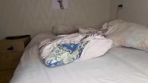 Snapshot of pink_pikachu_ chatting on 15, 12, 2024 Pikachu pika online show from 15, 12, 2024