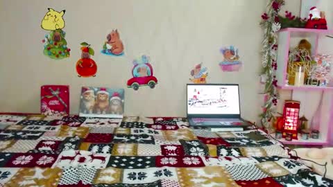 Snapshot of pink_pikachu_ chatting on 17, 12, 2025 Pikachu pika online show from 17, 12, 2025