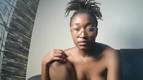 PinkyAura online show from 13, 2, 2026