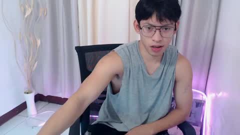 Snapshot of pinkcock_froi chatting on 22, 5, 2026 froi online show from 22, 5, 2026