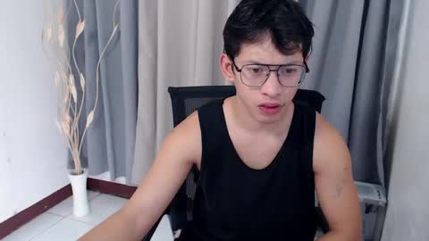 Snapshot of pinkcock_froi chatting on 26, 5, 2026 froi online show from 26, 5, 2026