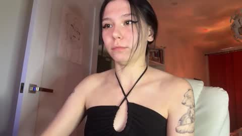 Snapshot of pinkdollylovv chatting on 13, 10, 2025 pinkdollylovv online show from 13, 10, 2025