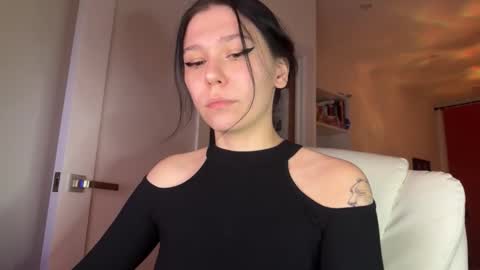 Snapshot of pinkdollylovv chatting on 2, 11, 2025 pinkdollylovv online show from 2, 11, 2025