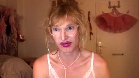 Snapshot of pinkfag chatting on 3, 12, 2024 pinkfag online show from 3, 12, 2024