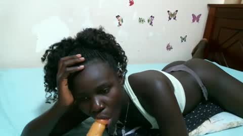 Snapshot of pinkiey_ chatting on 28, 10, 2025 pinky online show from 28, 10, 2025