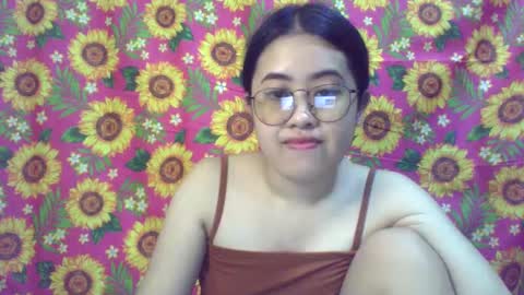 Snapshot of pinkish_shine chatting on 4, 2, 2025 Hi its me shine online show from 4, 2, 2025