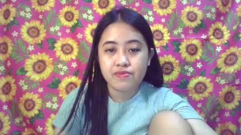 Snapshot of pinkish_shine chatting on 4, 2, 2025 Hi its me shine online show from 4, 2, 2025