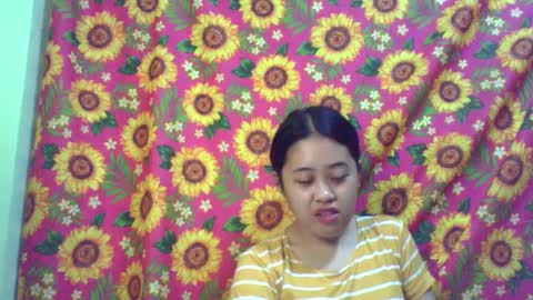 Snapshot of pinkish_shine chatting on 10, 2, 2025 Hi its me shine online show from 10, 2, 2025