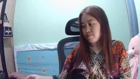 Snapshot of pinkish_shine chatting on 27, 4, 2026 Hi its me shine online show from 27, 4, 2026
