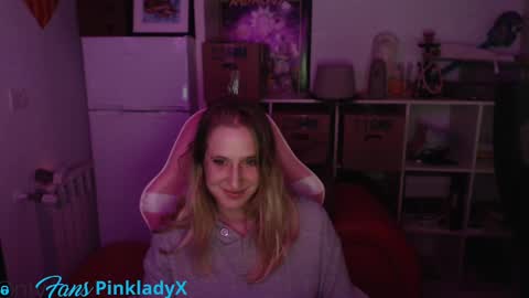 Snapshot of pinkladyx2 chatting on 10, 1, 2025 pinkladyx2 online show from 10, 1, 2025