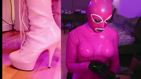 Snapshot of pinklatexgurl chatting on 14, 12, 2025 pinklatexgurl online show from 14, 12, 2025