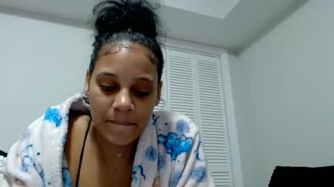 Snapshot of pinkmonae chatting on 25, 12, 2024 pinksugar online show from 25, 12, 2024