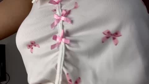 Snapshot of pinkncrazy chatting on 28, 11, 2025 HERES ALICE WELCOME EVERYONE LOVENSE DOMI REACT TO YOUR TIPS LETS MAKE A GREAT SHOW TOGETHER online show from 28, 11, 2025