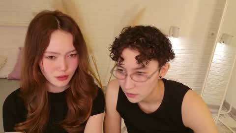 Li long hair and Rude short hair online show from 23, 4, 2026