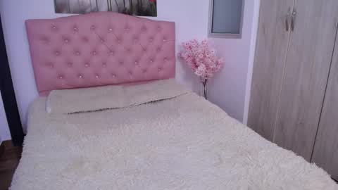 Snapshot of pinky_f00x chatting on 25, 9, 2025 pinky_f00x online show from 25, 9, 2025