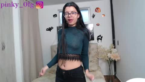 Snapshot of pinky_f00x chatting on 16, 10, 2025 pinky_f00x online show from 16, 10, 2025