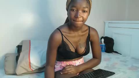 zenah online show from 25, 5, 2026