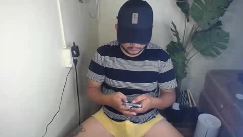 Snapshot of pinoy041087 chatting on 24, 11, 2025 pinoy041087 online show from 24, 11, 2025