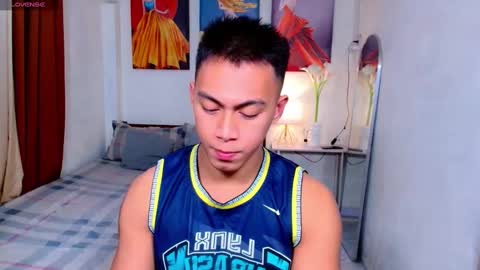 Snapshot of pinoymilker chatting on 2, 1, 2025 ethan online show from 2, 1, 2025